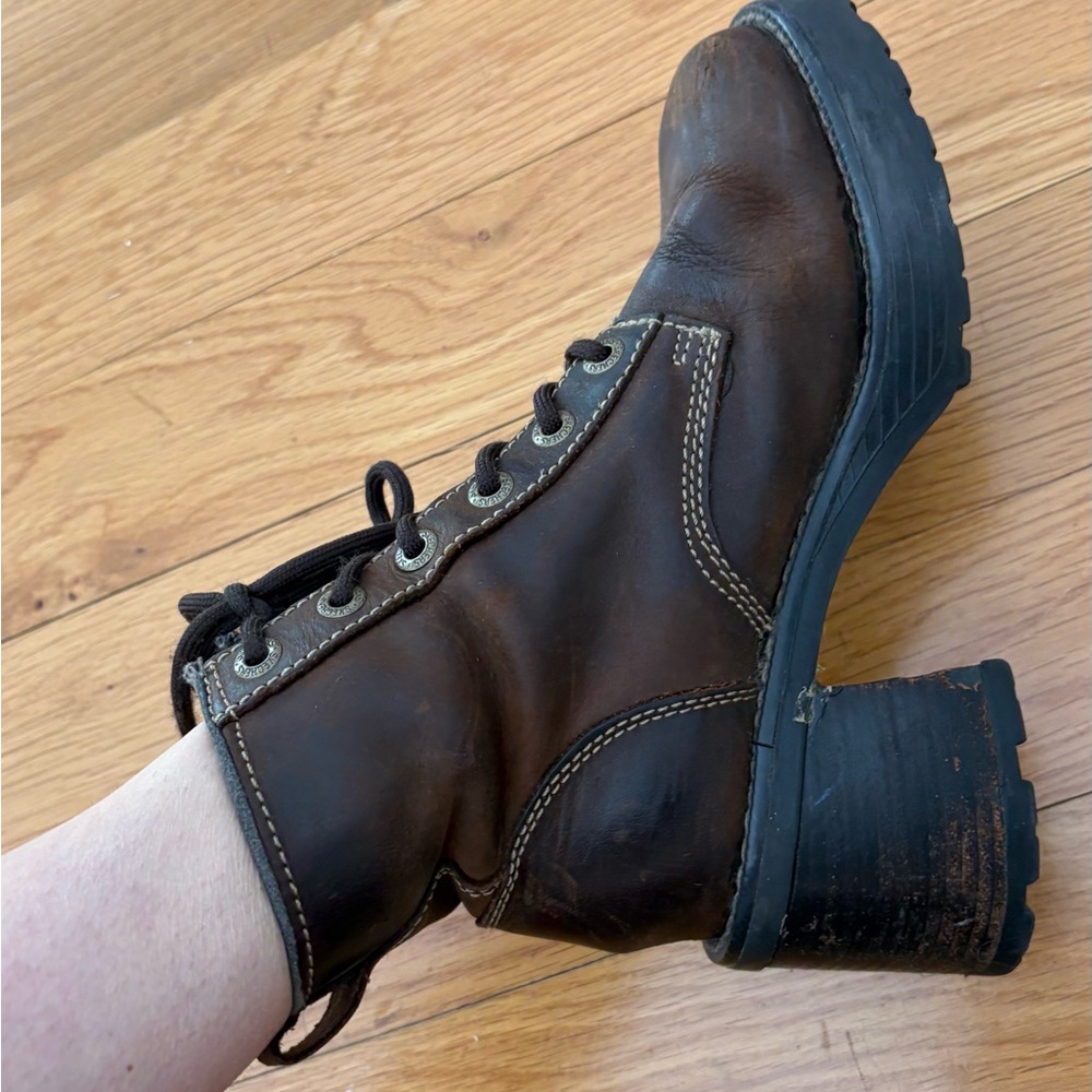 Women’s Vintage Skechers Brown Leather Heeled Boots